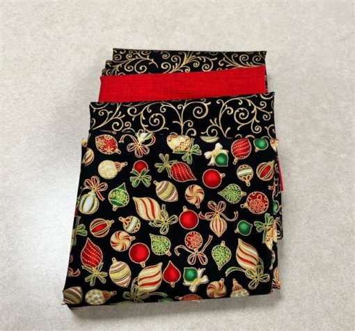 Pointed Table Runner Kit - Christmas Ornaments